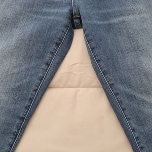 Lucky Brand Size 8 Skinny jeans